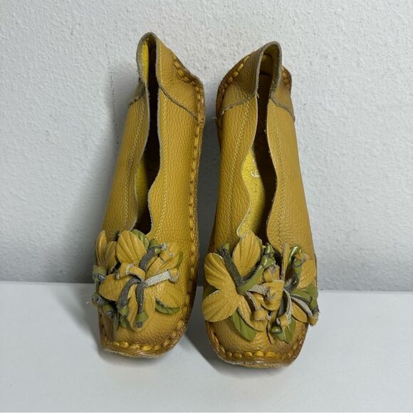 SOCOFY Dolls Kill Handmade  Scalloped Yellow Flower Pebbled Leather Shoes 8 - Picture 1 of 13